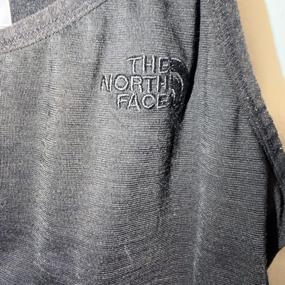 The North Face Women's Classic Black Camisole Size Medium - Picture 3 of 5